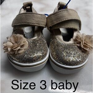 NWOT size 3 baby girl shoes gold w beige/tan flower velcro closure.
